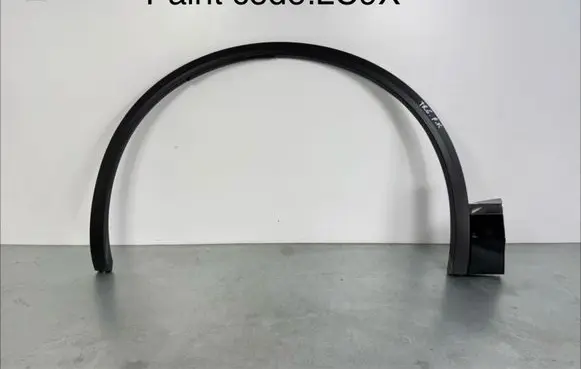 Volkswagen Touareg III Front arch trim 760853717