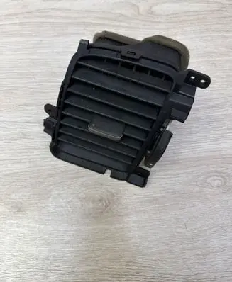 Honda Civic Dashboard side air vent grill/cover trim 77620