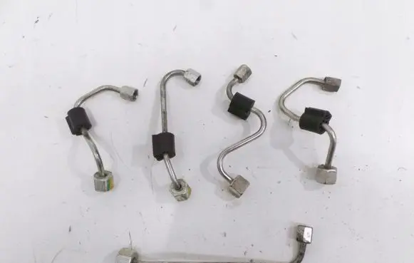 Jeep Cherokee Fuel injector supply line/pipe 