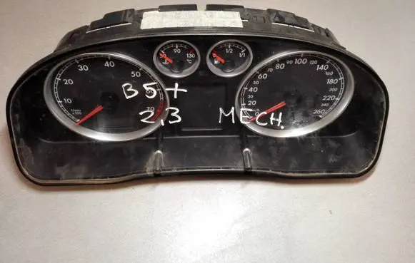 Volkswagen PASSAT B5.5 Speedometer (instrument cluster) 3B0920805 190201034914 VWZ7Z0A3407062