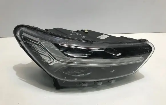 Volvo XC40 Headlight/headlamp 32133576