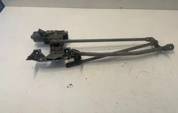 Ford C-MAX I Front wiper linkage and motor 3M5117508AA 0390241724