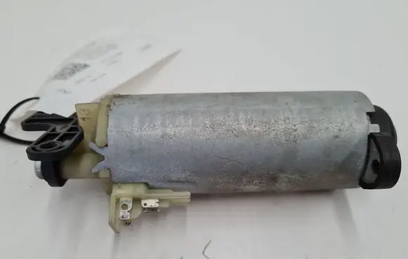 Volkswagen Touareg I Seat adjustment motor 8E0881183C