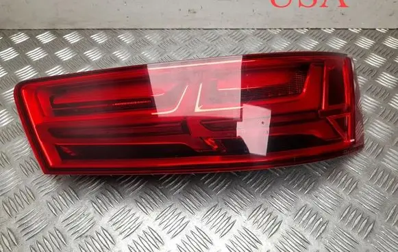 Audi Q7 4M Rear/tail lights 4M0945094D