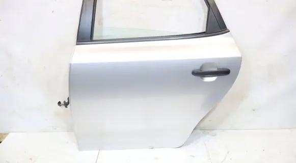 KIA Ceed Rear door