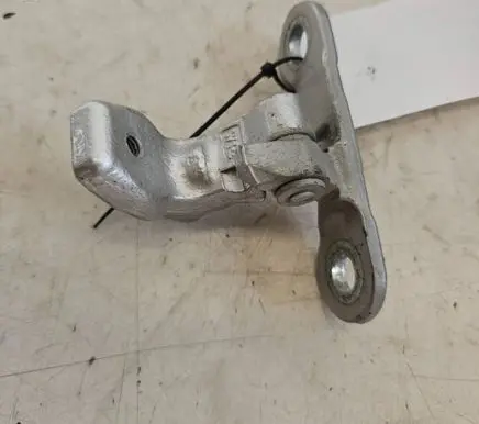 Opel Vectra C Rear door upper hinge 