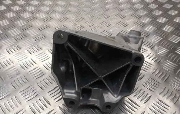 Mercedes-Benz GLE (W166 - C292) Engine mounting bracket A6512233804