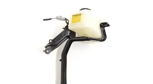 Lexus NX Brake fluid reservoir 