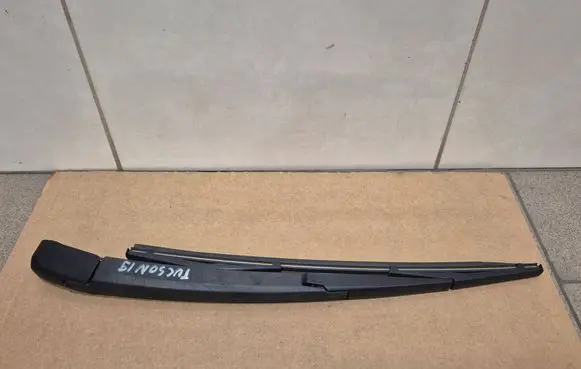 Hyundai Tucson TL Rear wiper blade arm 