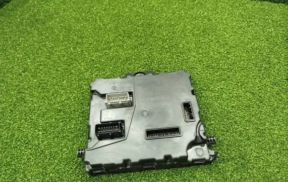 Renault Master III Comfort/convenience module 284B18392R NS11585279 281173272