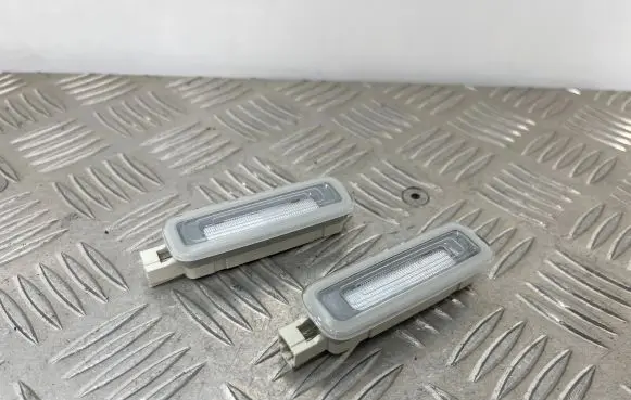 Audi A7 S7 4K8 Front seat light 4M0947105