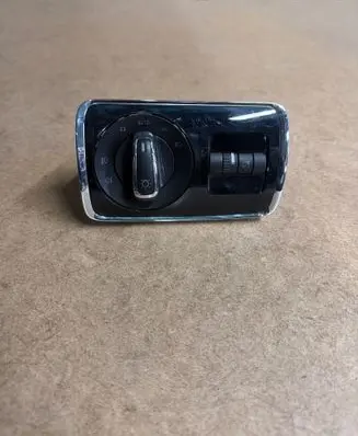 Skoda Superb B6 (3T) Light switch 3T0941431B 04064605