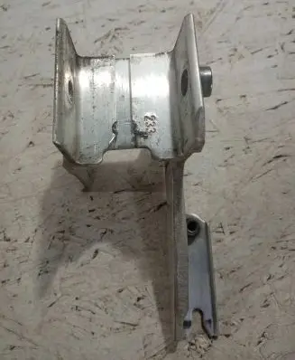 BMW 2 F22 F23 Radiator mount bracket 8055344