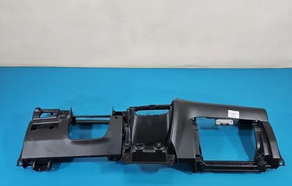 Suzuki Swift III Center console 7312152R5 IMPRK1602872