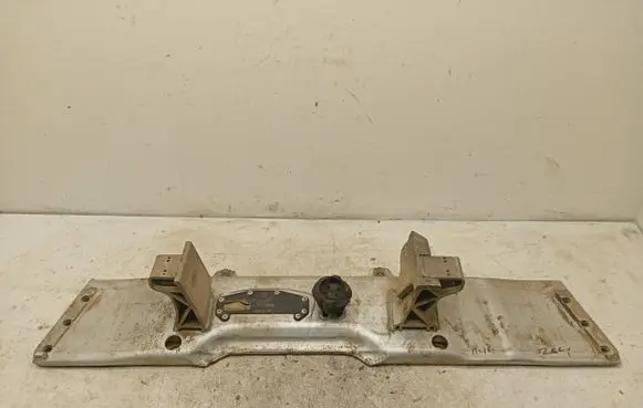 Mercedes-Benz GL X166 Gearbox mounting bracket A1662410047 12563243 ZGS002