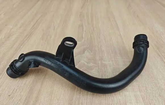 Audi A6 S6 C7 4G Engine coolant pipe/hose 04L121071H