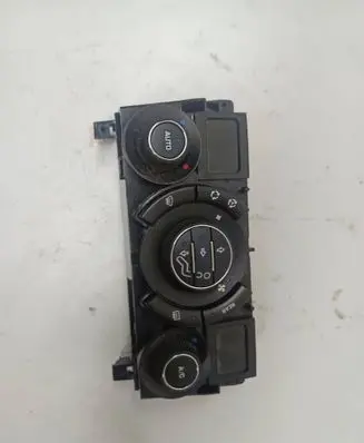 Peugeot 5008 Climate control unit
