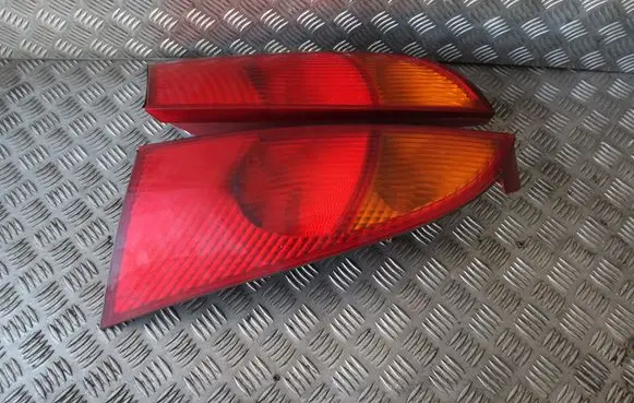 Ford Focus Rear/tail lights set XS4113404A XS4113405A