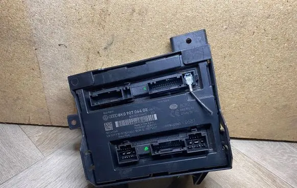 Audi A5 8T 8F Comfort/convenience module 8K0907064GE 8K0907064FE