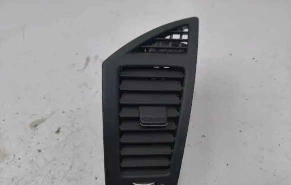 Hyundai i40 Dashboard side air vent grill/cover trim U09E28