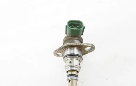 Toyota Corolla E110 Fuel pressure regulator 