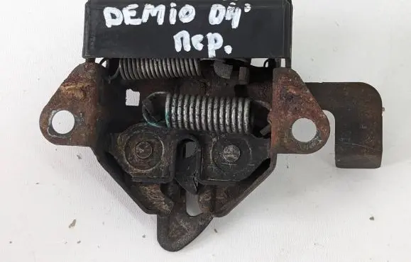 Mazda Demio Engine bonnet/hood lock/catch D26756620