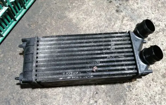 Peugeot 5008 Intercooler radiator 9684212480