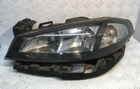 Renault Laguna II Headlight/headlamp 8200481198