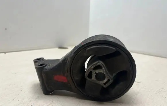Opel Insignia A Engine mount bracket V05932