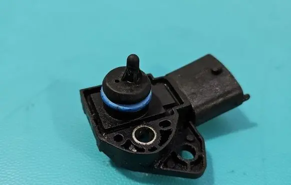 Volvo V50 Fuel pressure sensor 0261230109 IMPRK1532802