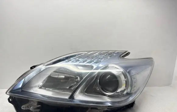 Toyota Prius (XW30) Headlight/headlamp Koito4731 9922681017