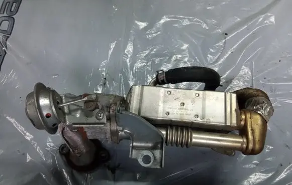 Mazda CX-7 EGR valve cooler R2AA20304