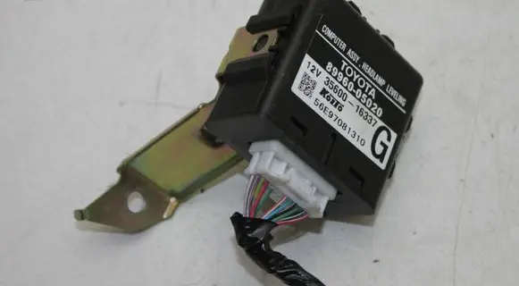 Toyota Avensis T250 Light module LCM 8996005020
