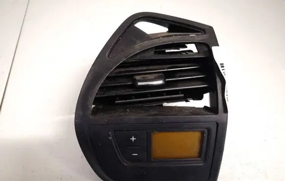 Dash center air vent grill