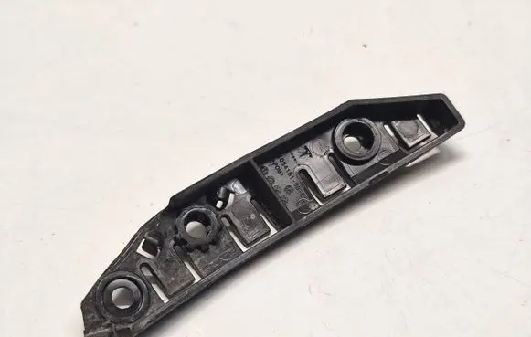 Tesla Model 3 Front bumper mounting bracket 108418100E