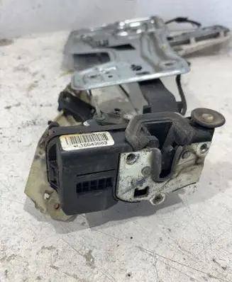 Chevrolet Equinox Rear door lock L16643683