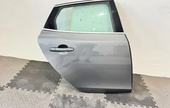 Volvo V40 Rear door