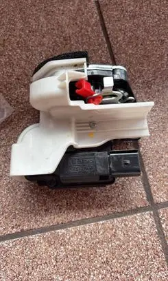 KIA Ceed Rear door lock 81410A2400