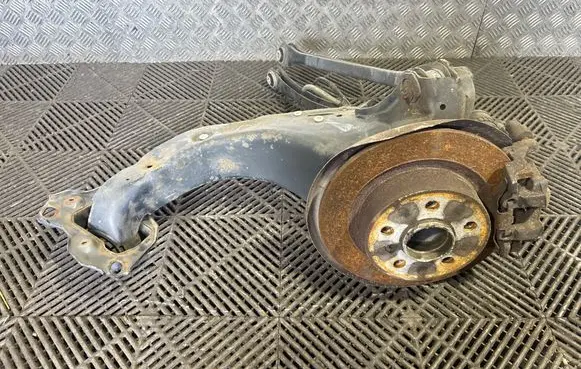 BMW 2 F46 Rear wheel hub spindle/knuckle 