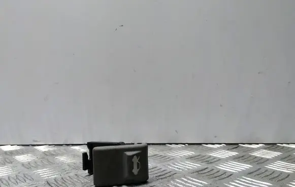 KIA Sorento Engine bonnet (hood) release handle