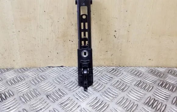 Volkswagen PASSAT B7 Seat belt height adjuster 1T0857819B