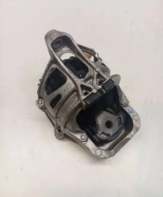 Engine mount bracket