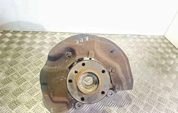 BMW 5 E60 E61 Front wheel hub