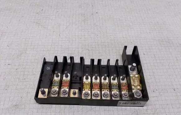 Volkswagen Transporter - Caravelle T5 Fuse module 7H6970187FK