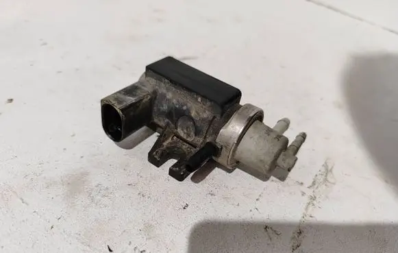 Volkswagen Sharan Turbo solenoid valve 1J0906627A 72290325