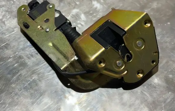 Citroen C8 Rear door lock 9138A6