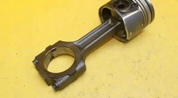 Fiat Bravo Piston with connecting rod