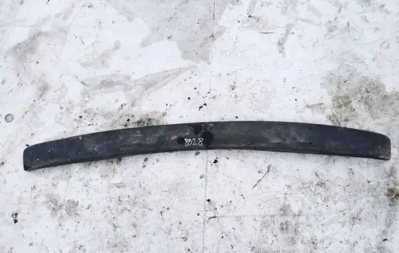 Rear bumper trim bar molding