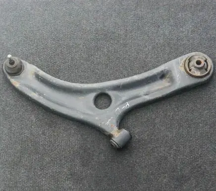 Hyundai i20 (PB PBT) Front lower control arm/wishbone 545011J500