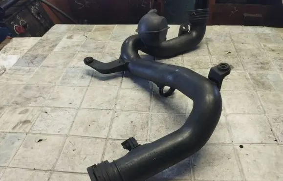 Volkswagen Golf V Intercooler hose/pipe 1K0145770AA 1K0145762
